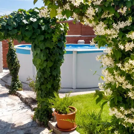 Charming House In With Private Pool Chatun